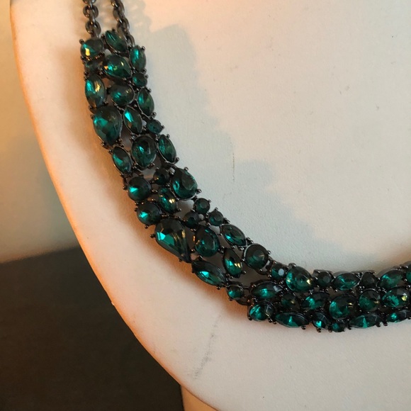 Deep Green Statement Necklace - Picture 2 of 5